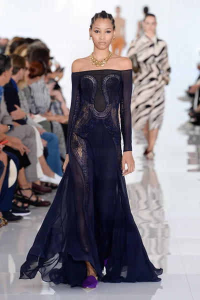 Look 10